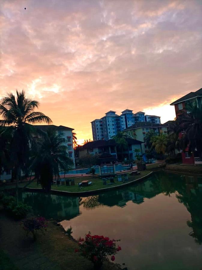 Smilez Homestay H102 & A306 At Pd Perdana Kondo Resort Port Dickson Buitenkant foto