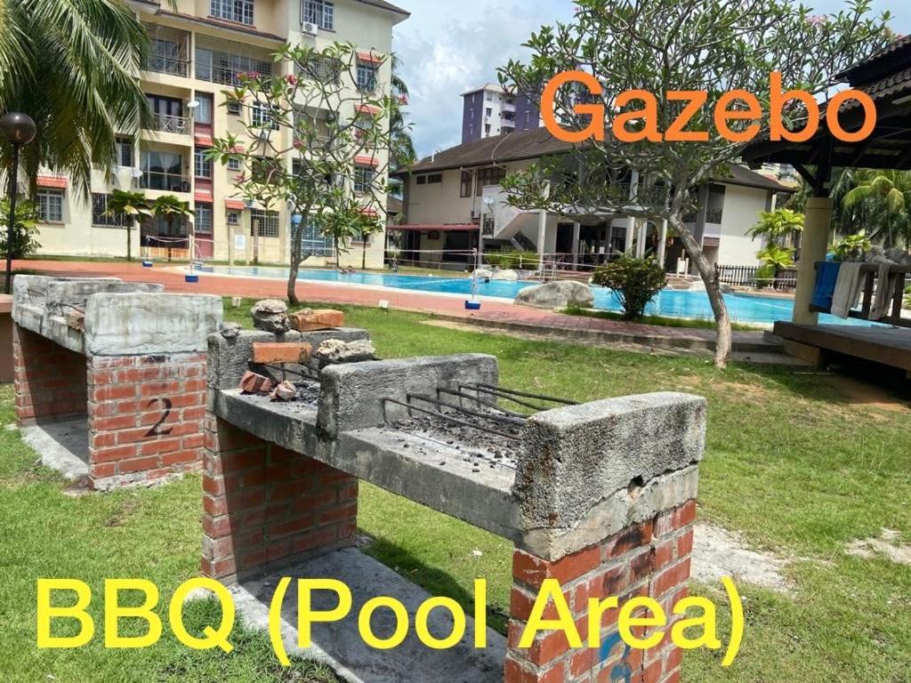 Smilez Homestay H102 & A306 At Pd Perdana Kondo Resort Port Dickson Buitenkant foto